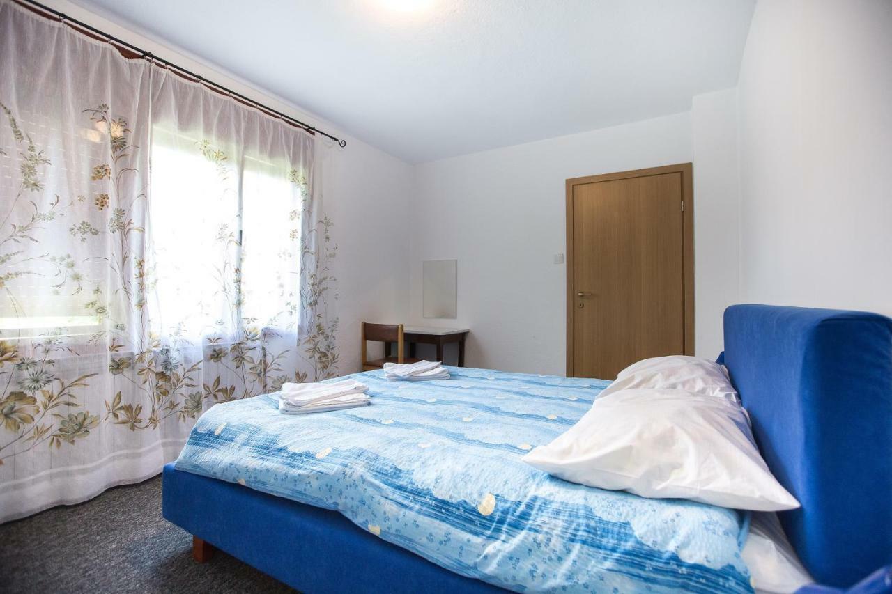 Asgard Guesthouse Josipdol Esterno foto