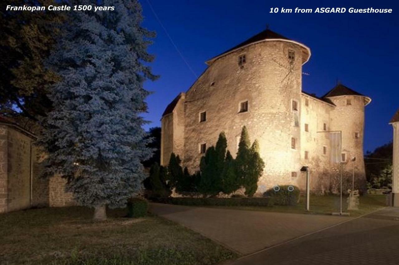 Asgard Guesthouse Josipdol Esterno foto